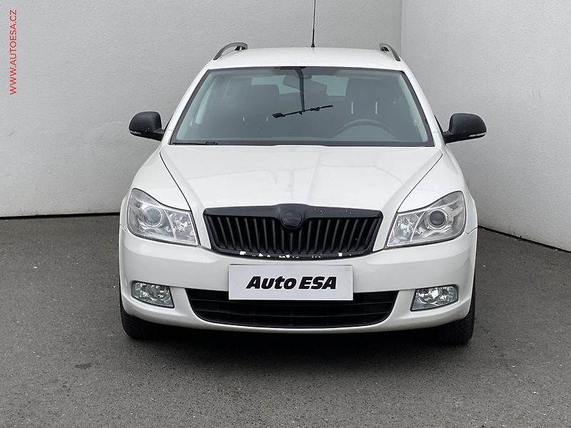 Škoda Octavia (2010) 1.4TSi, Ambiente - fotka 2 z 16