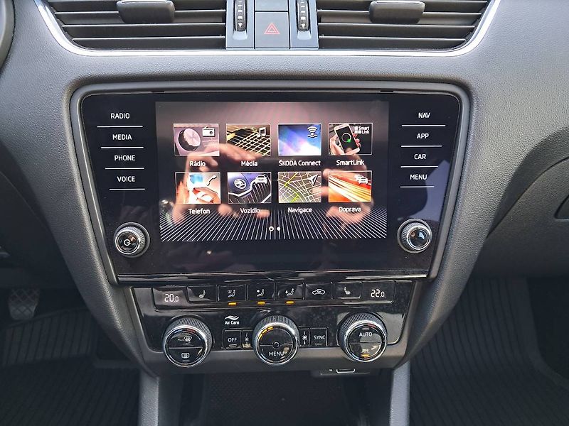 Škoda Octavia (2018) OCTVIA COMBI III FC STYLE 2.0 - fotka 12 z 26