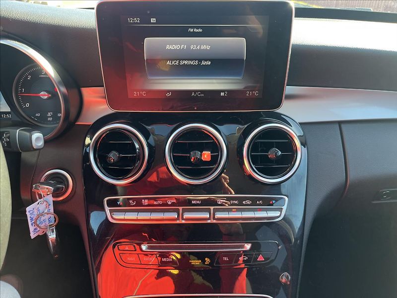 Mercedes-Benz Třídy C 2,1 250d 150KW 4MATIC LED DPH - fotka 16 z 50