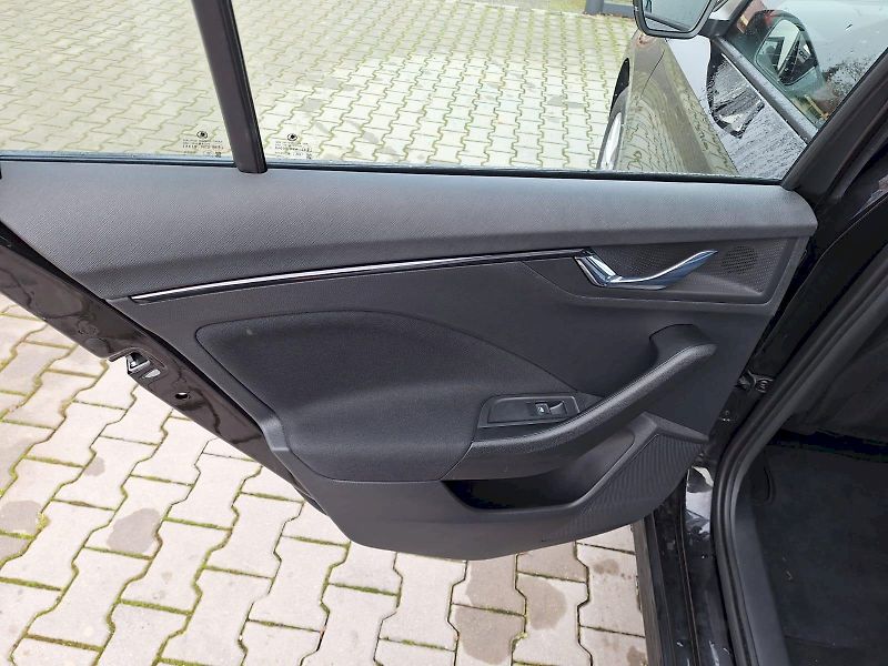 Škoda Kamiq (2024) 1.0 TSI / 85 kW / 6MP / Select - fotka 30 z 32