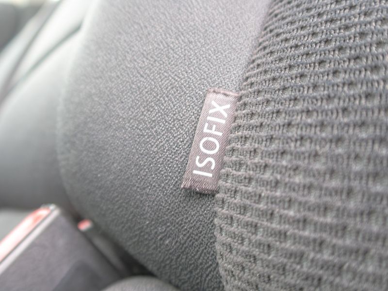 Volkswagen Passat (2008) 1.9TDI 77KW man – STK 5/28 - fotka 32 z 38