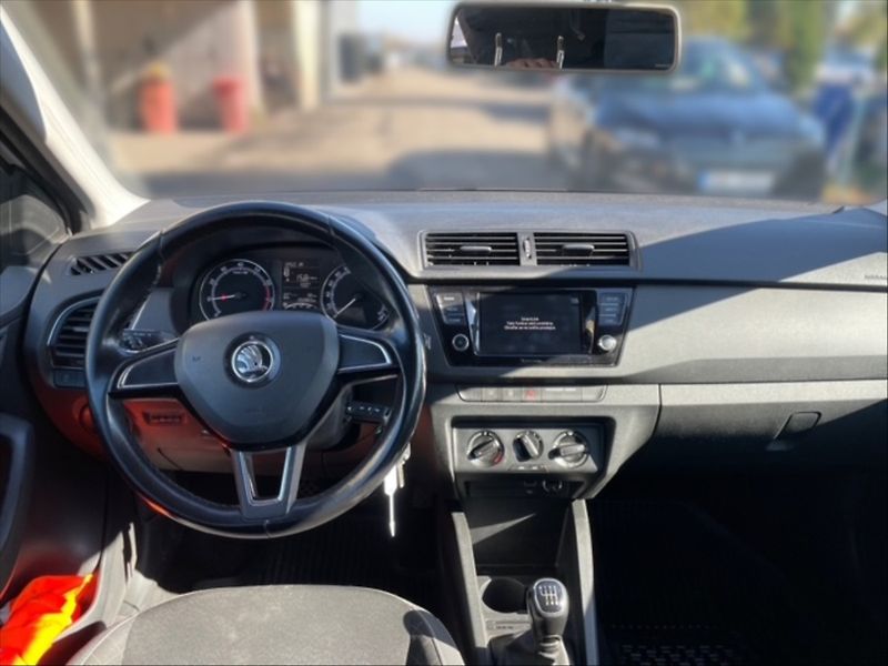 Škoda Fabia 1,0 TSI 81 Ambition - fotka 9 z 11