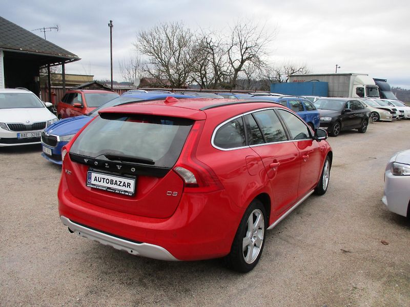 Volvo V60 (2011) combi 2,0 D  servis Volvo - fotka 3 z 13