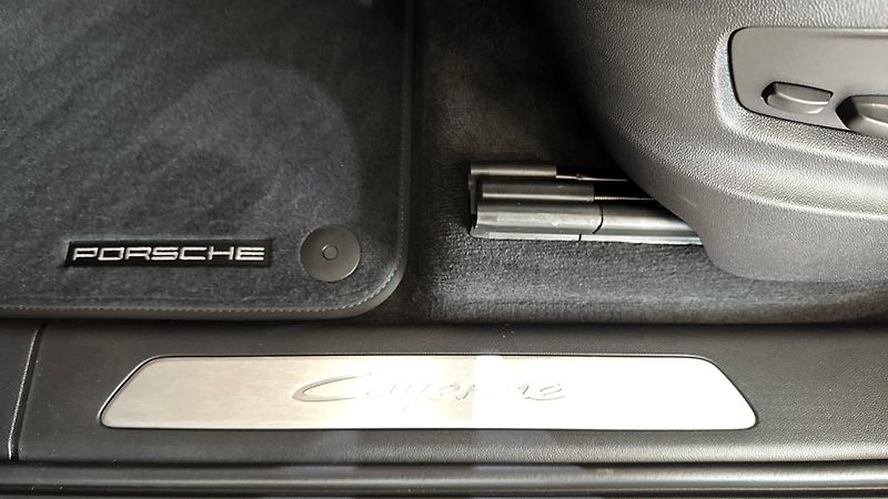 Porsche Cayenne E-Hybrid - fotka 19 z 25