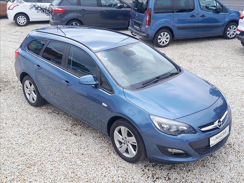 Opel Astra 1,6 TDCI 100kW SPORTS TOURER - fotka 1 z 51