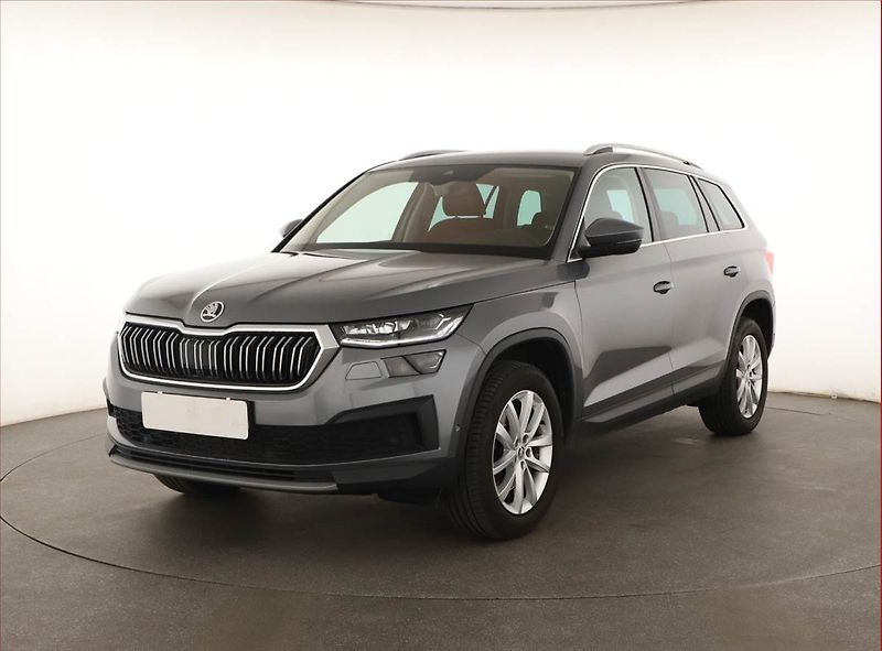 Škoda Kodiaq (2023) 2.0 TSI - fotka 2 z 20