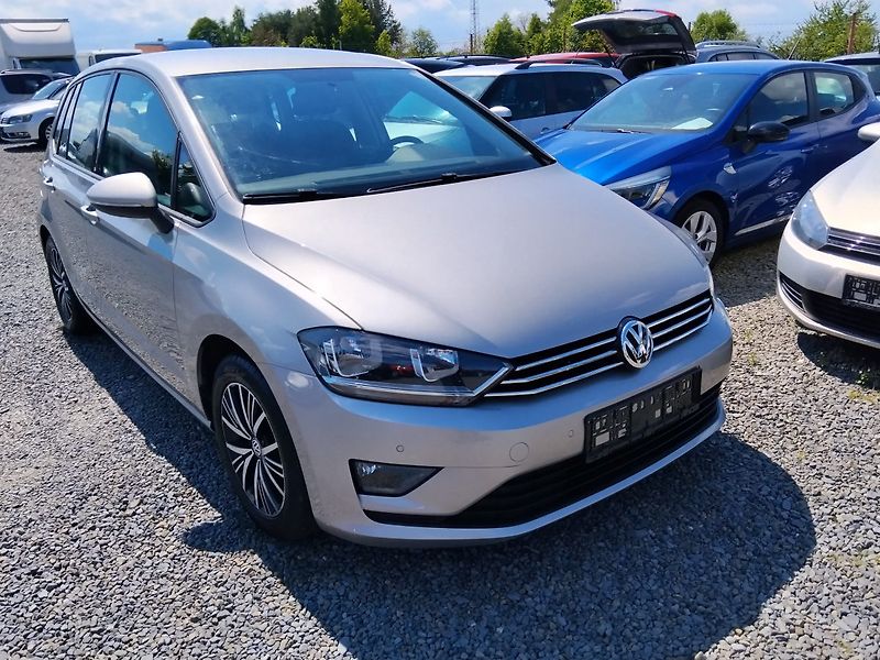 Volkswagen Golf Sportsvan (2015) - fotka 7 z 27