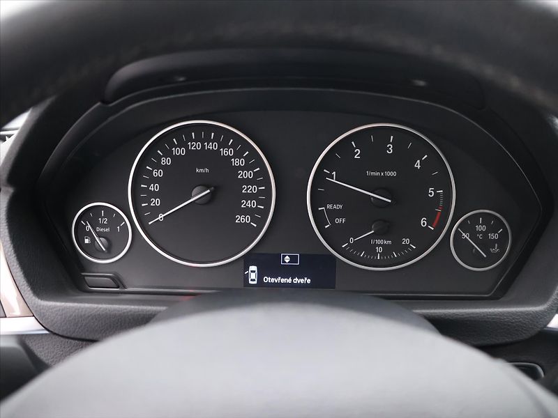 BMW Řada 3 2,0 318d xDrive Xenon Navi Kůž - fotka 17 z 36