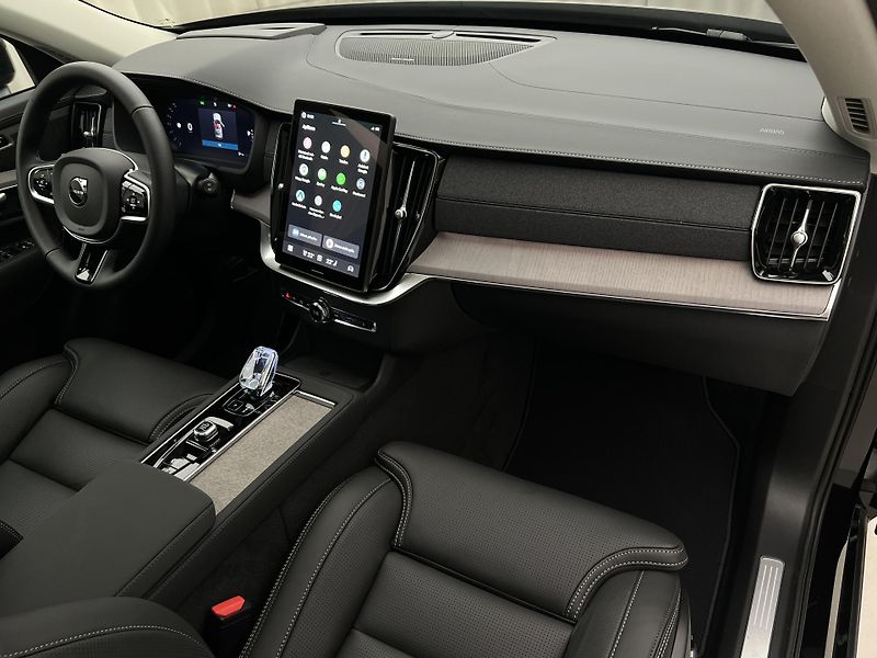 Volvo XC90 (2026) B5 AWD DARK PLUS AUT - fotka 20 z 44