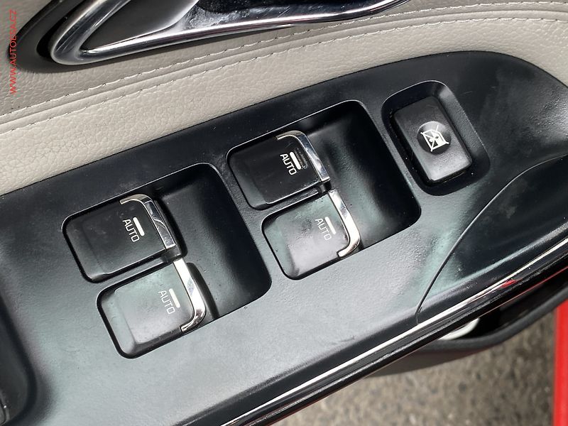 Kia Ceed (2017) 1.6GDi, ČR, AC, kamera - fotka 11 z 19