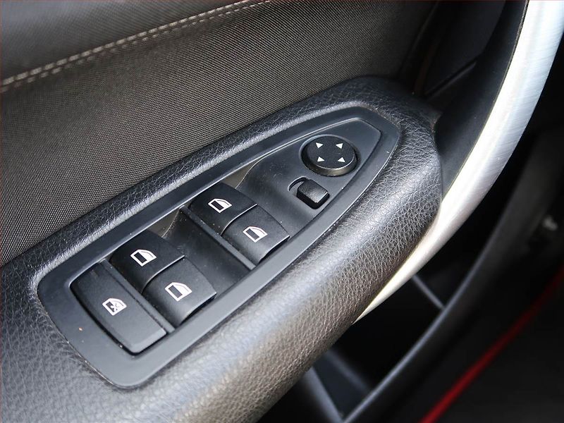 BMW Řada 1 (2014) Comfort 114i, Xenony, Tempomat - fotka 17 z 17
