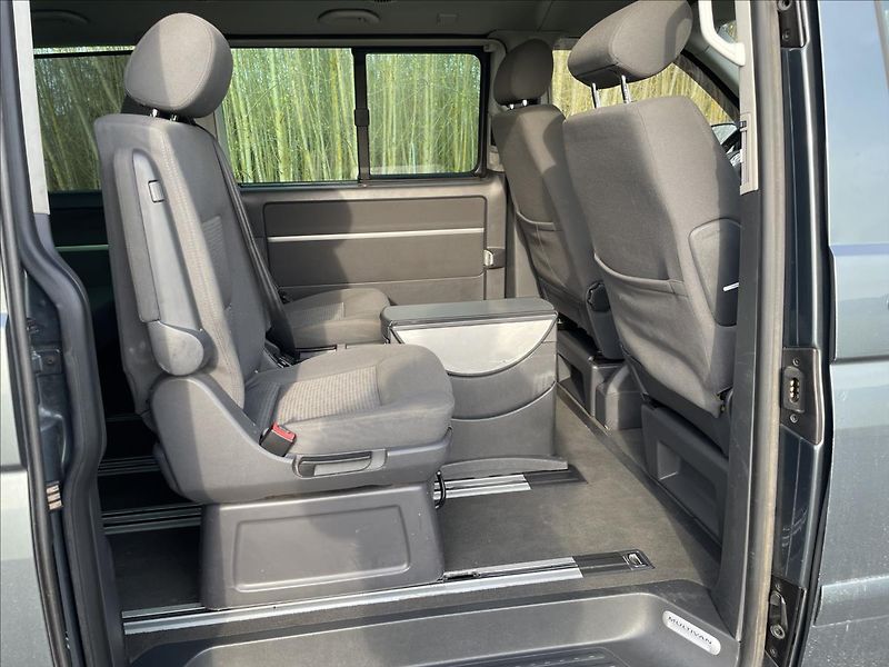 Volkswagen Multivan 2,5 TDI 95kW*tažné*aut. klima* - fotka 23 z 40
