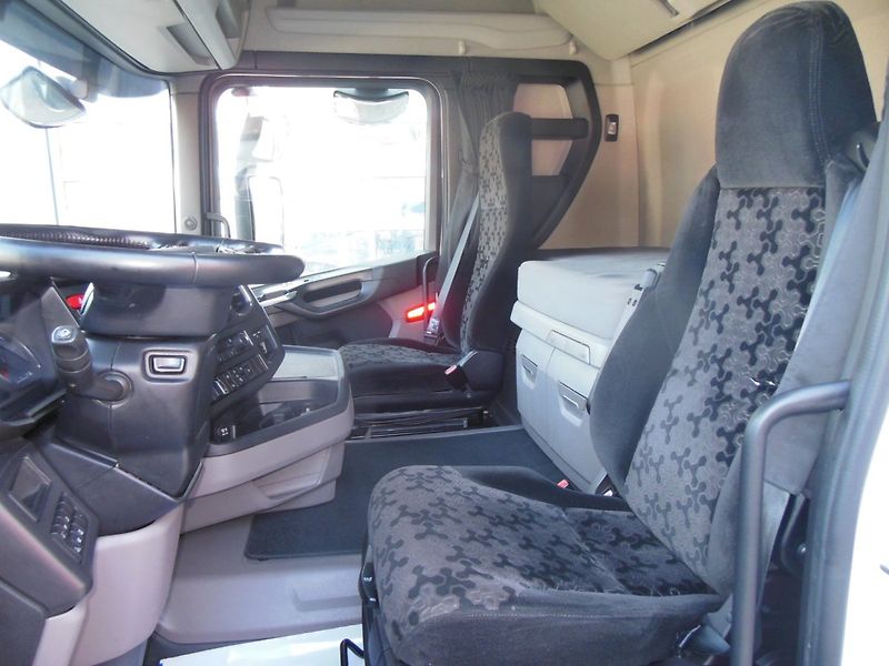 Scania R410, Retarder, Nezávislá klim - fotka 15 z 23