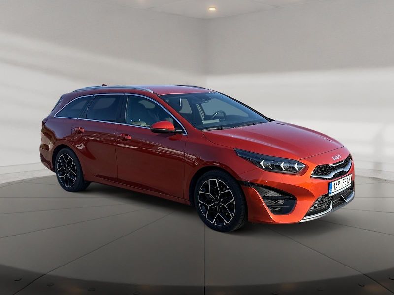 Kia Ceed (2022) GT LINE 1.5TGDI 118kW CZ DPH - fotka 3 z 14