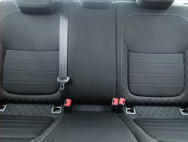 Škoda Fabia (2018) Style 1.0 TSI, Navi, Tempomat - fotka 10 z 20