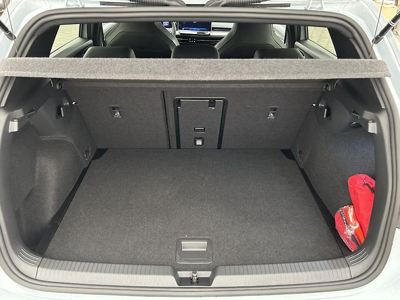 Volkswagen Golf 1.5 TSI R-Line - fotka 29 z 30