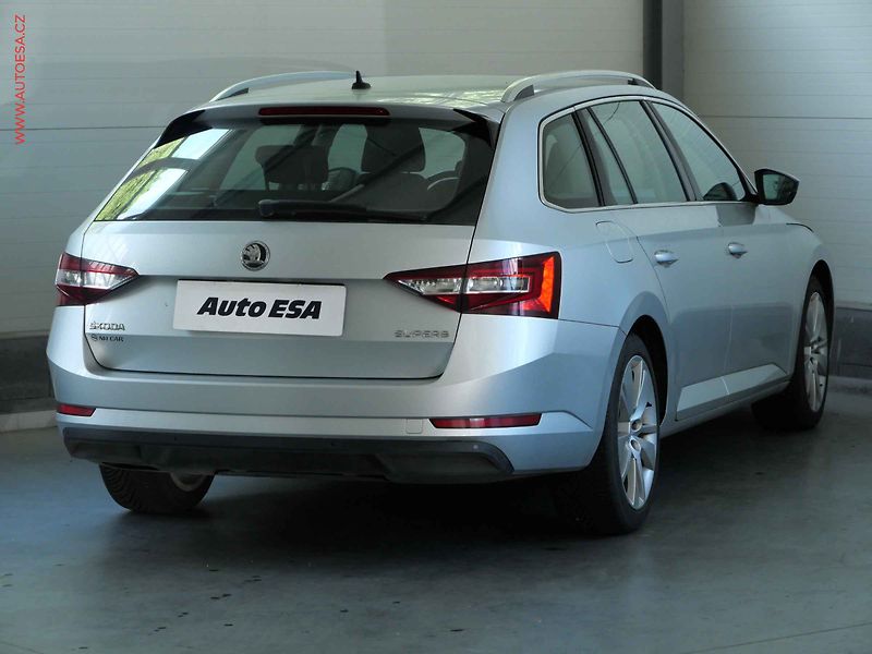 Škoda Superb (2015) 2.0 TDi, ČR, Style, DSG - fotka 4 z 21