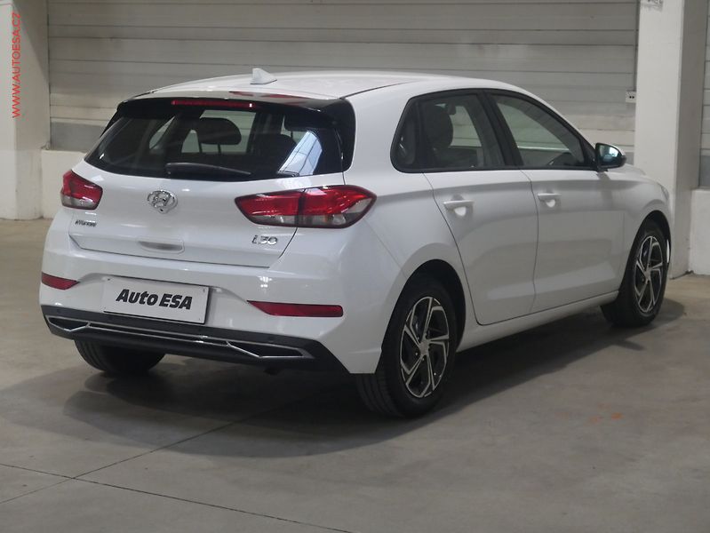 Hyundai i30 (2020) 1.0T-GDi, ČR, AC, temp - fotka 4 z 17
