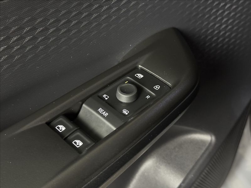 Cupra Born 150kW LED SoH 96,5% PDC - fotka 21 z 48