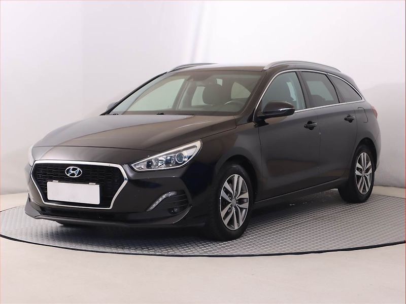 Hyundai i30 (2020) Family 1.6 CRDi, Serv.kniha - fotka 2 z 21