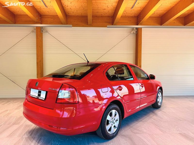 Škoda Octavia 1.6 TDi 77 Kw Ambition Plus - fotka 12 z 16