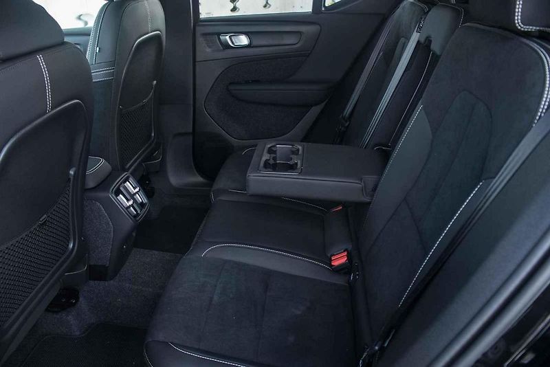 Zvenčí kompaktní crossover, zevnitř překvapivě prostorné auto, které obstojí i jako jediné v rodině.