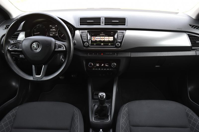 Škoda Fabia 1.2 TSi 6st STYLE,KLIMA,VÝHŘEV - fotka 38 z 50