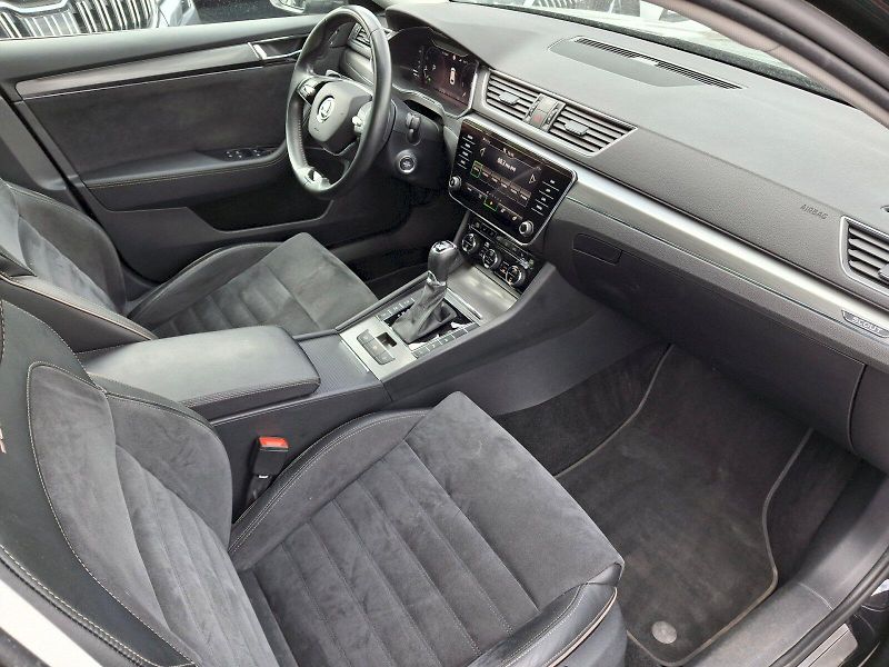 Škoda Superb (2022) Combi Scout DSG 4x4 2,0TDi 147 - fotka 14 z 35