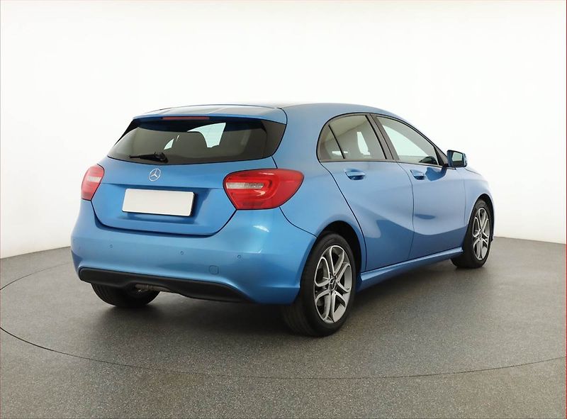 Mercedes-Benz Třídy A (2012) A 180, Kůže, Navi, Bi-Xenony - fotka 5 z 17