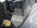 Volkswagen Golf (2014) 1,6TDI*NAVI*TAŽNÉ**ALU**PARK.S - náhled 16