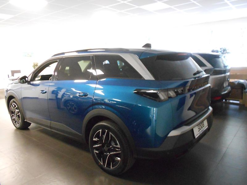 Peugeot 5008 GT Hybrid 145 e-DCS6 Summerblu - fotka 2 z 4