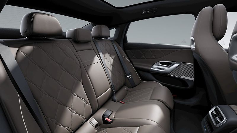 Mercedes-Benz Třídy C (2026) 400 4MATIC Electric Linie AMG - fotka 9 z 10