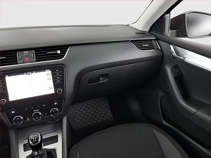 Škoda Octavia (2018) Ambition 1.6 TDI, Navi - fotka 8 z 17