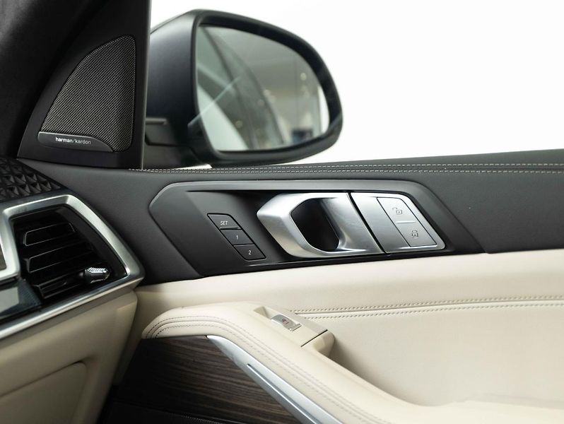 BMW X7 xDrive40i - fotka 16 z 25