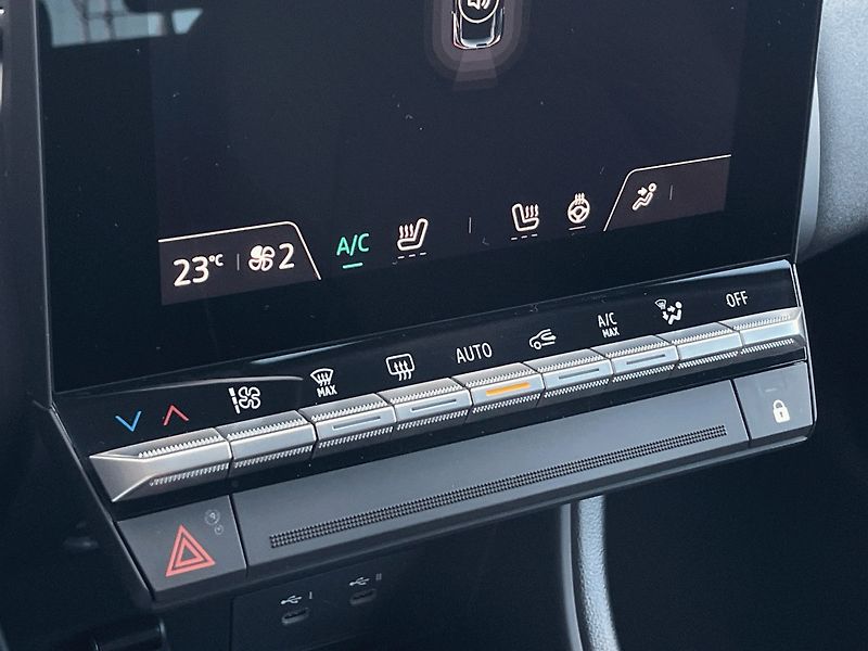 Renault Captur (2026) Techno 1,0TCe 90k - fotka 15 z 28