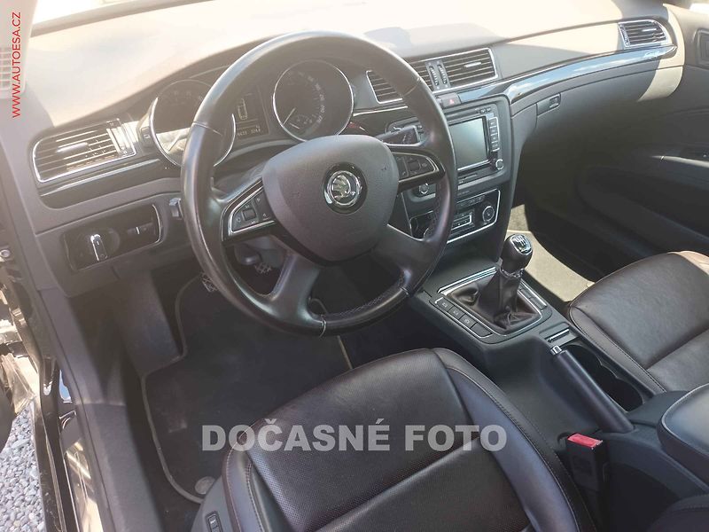 Škoda Superb (2015) 2.0TDi, navi, bixen - fotka 3 z 3