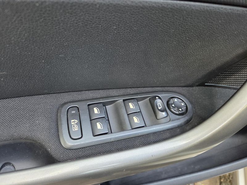 Peugeot 308 (2001) 1.6i 88Kw LPG Tažné  - fotka 20 z 27