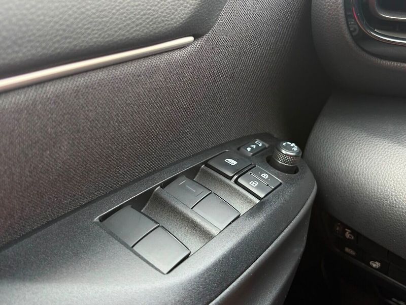 Toyota Yaris 1.5 Comfort business - fotka 6 z 17