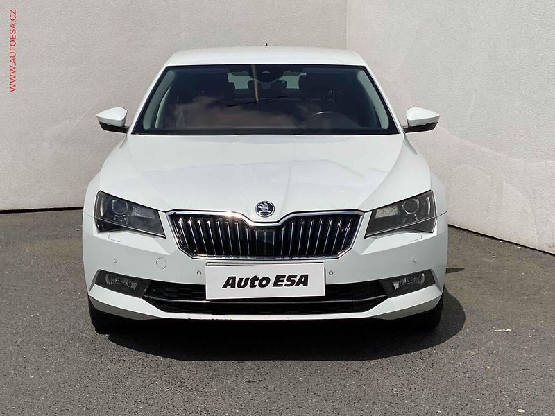 Škoda Superb (2019) 2.0 TDi, 2.maj,ČR, DSG - fotka 2 z 19