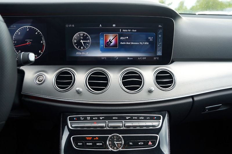 Mercedes-Benz Třídy E 350d AMG/kůže/AT/Led - fotka 32 z 40
