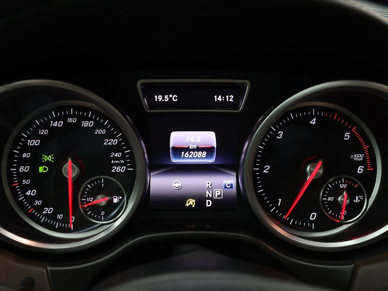 Mercedes-Benz GLS 3,0 350d 190kW AMG Sport DPH - fotka 22 z 45