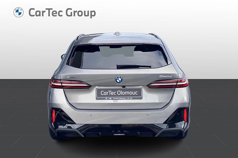 BMW Řada 5 520d xDrive Touring - fotka 5 z 7