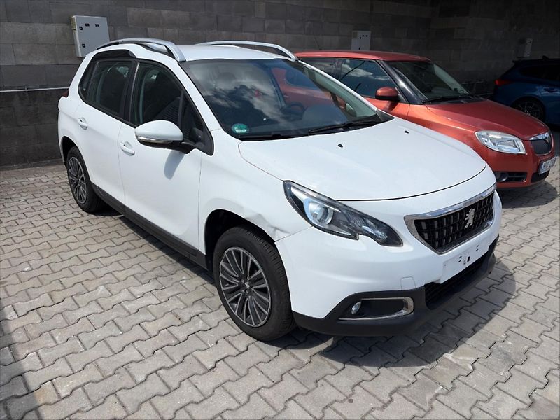 Peugeot 2008 1.2 PureTech 60kW Klima - fotka 11 z 16