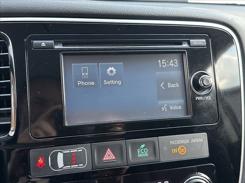 Mitsubishi Outlander 2,0 150PS  Intense A/T 4x4 - fotka 33 z 53