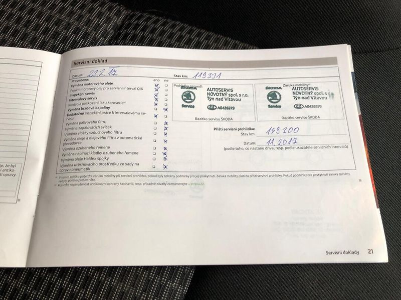 Škoda Octavia (2012) 1.6 TDi, 4x4, navigace - fotka 29 z 31