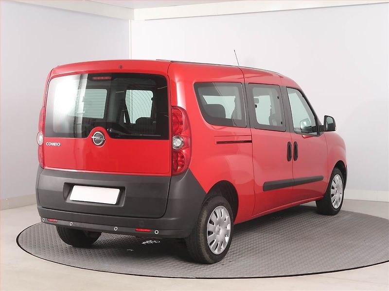Opel Combo (2018) Maxi 1.4 Turbo, 5Míst, ČR - fotka 5 z 12