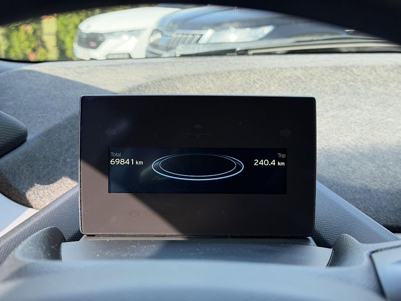 BMW i3 (2016) 60ah 125 kW - fotka 21 z 23