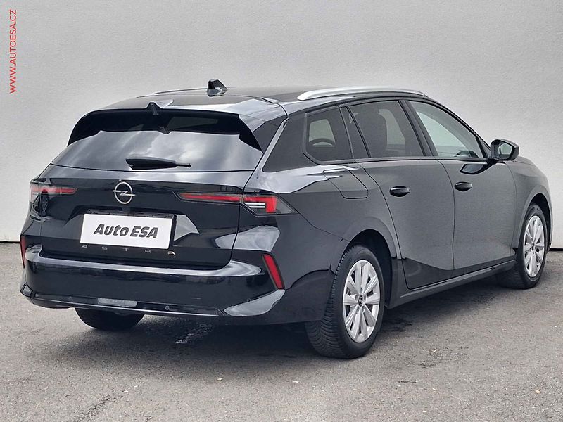 Opel Astra (2023) 1.5 CDTi Sports-Tourer, LED - fotka 4 z 19