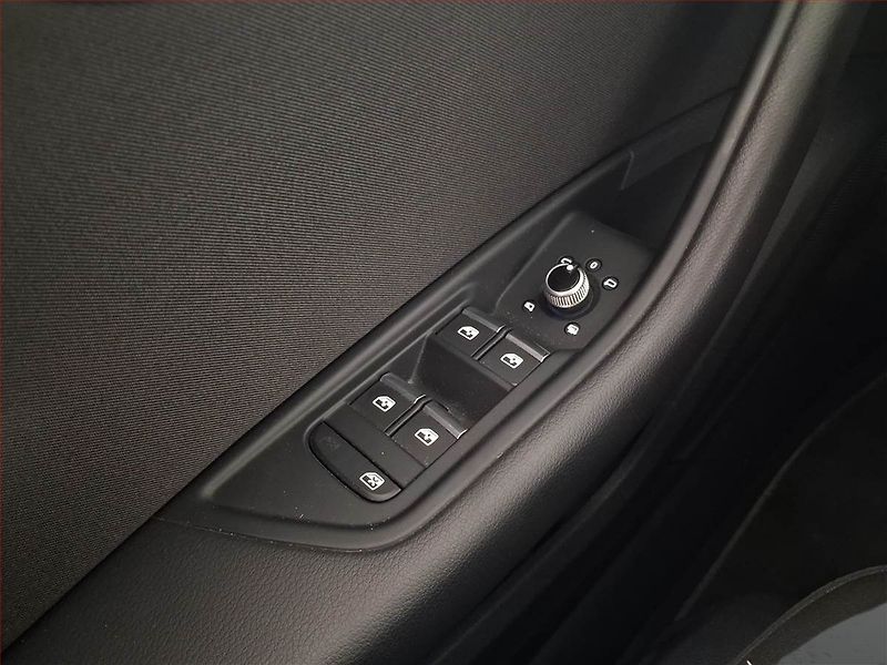 Audi A4 (2020) 2.0 TDI, Automat, Navi - fotka 20 z 24