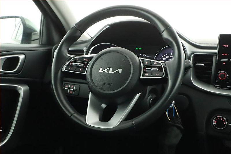 Kia Ceed (2023) Spin 1.0 T-GDI, SPIN, DPH - fotka 16 z 18